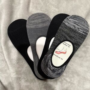 Women’s Black and Gray No-Show Socks